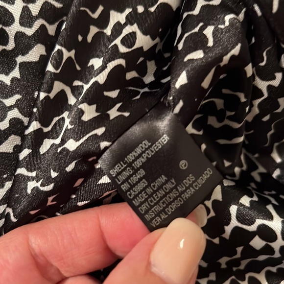 TAHARI asymmetrical wool suit jacket - Picture 5 of 5